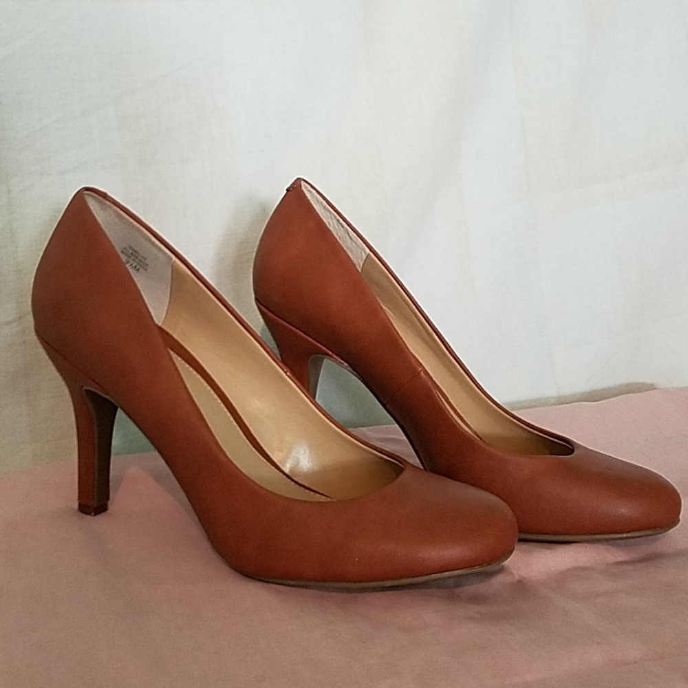 Tan leather heels